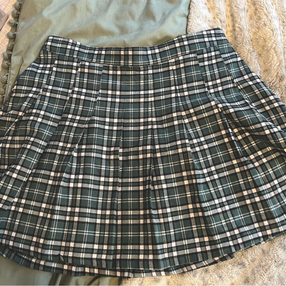 Never worn plaid skirt